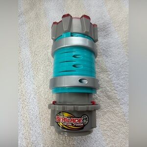 Hasbro Beyblade Metal Fusion Assembly Chamber Build & Store up to 10 Beys 2010